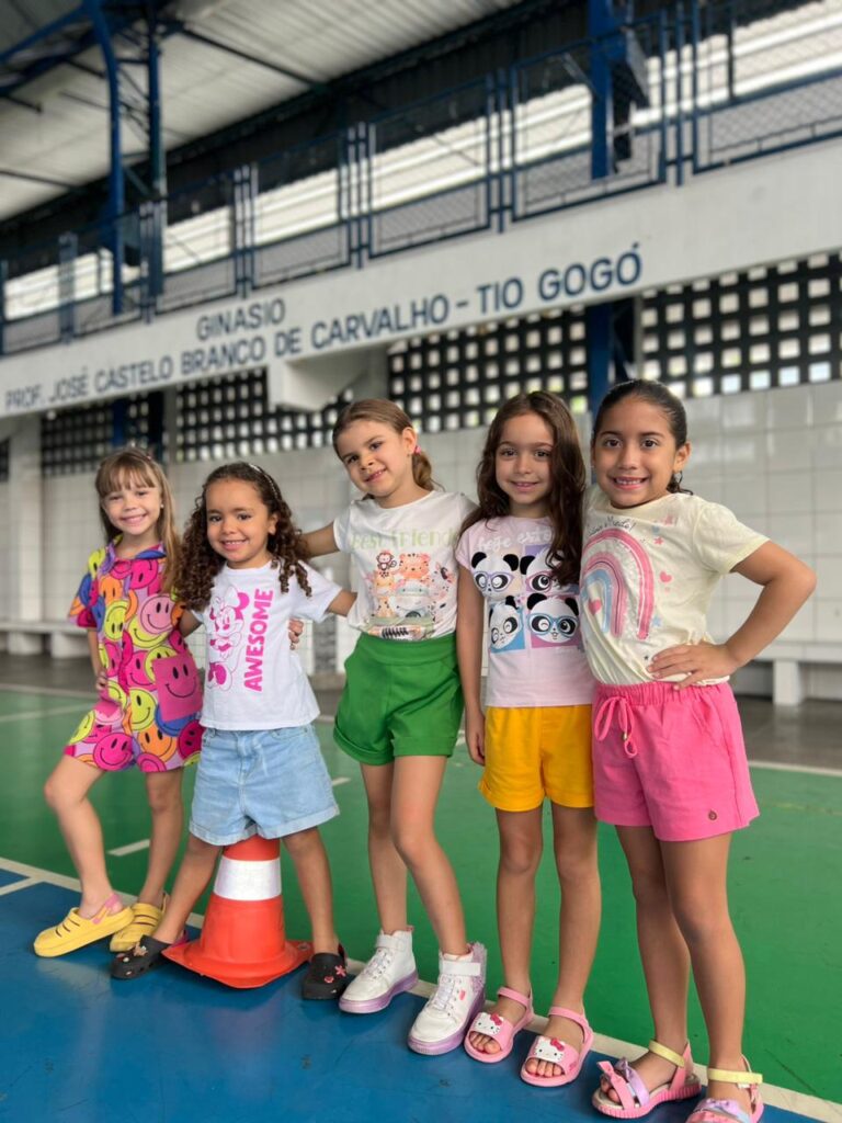 Colônia de férias no Colégio 7 de Setembro proporciona trabalho em equipe 